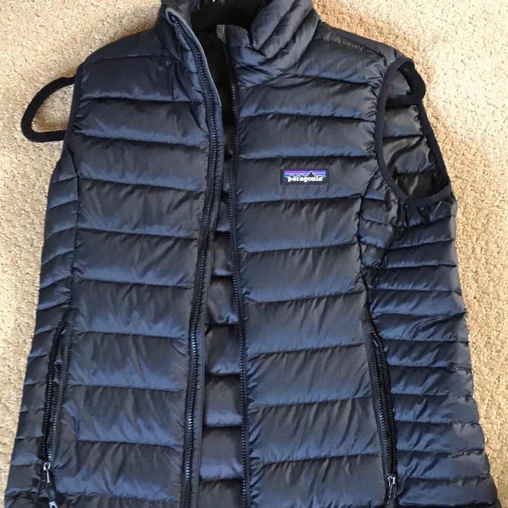 patagonia puffer best size small never worn